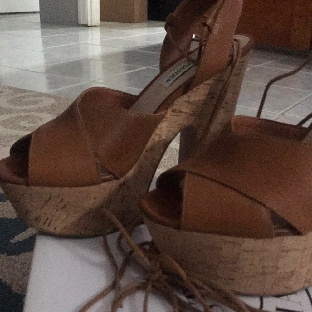 Steve Madden cork lace up sandals - Picture 3 of 7